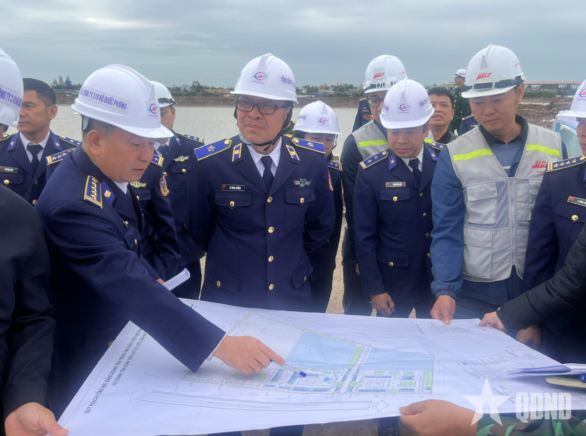 Tư lệnh Cảnh sát biển Việt Nam kiểm tra tiến độ xây dựng Trung tâm Huấn luyện thực hành số 1